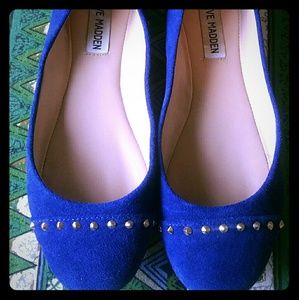 Size 7 Blue Steve Madden flats with gold rivets